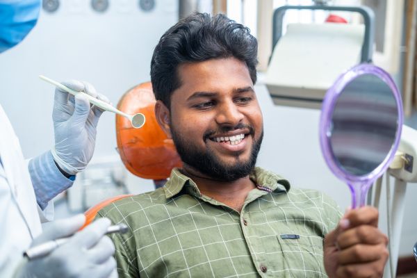 Common Symptoms Of A Badly Fitted Dental Crown